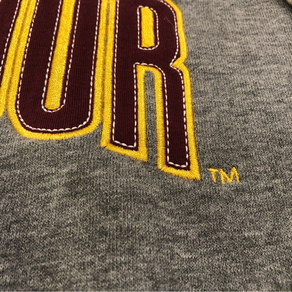 Small Universal Studios Griffindor Sweatshirt Har… - image 4